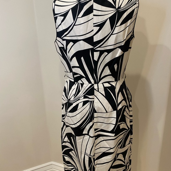 GNW Monochrome Abstract Midi Dress - Picture 2 of 5